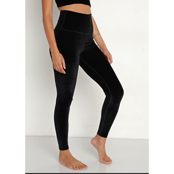 Beyond Yoga Women's Black Velvet Motion High Rise Leggings Small - Picture 1 of 11